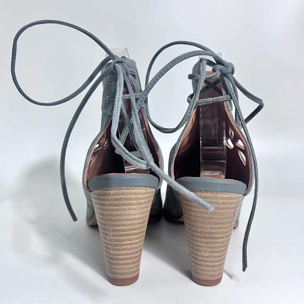 Sundance Stormy Peep Toe Heel Cut Out Blue Grey Suede Catalog 40 Womens 9.5 - Picture 4 of 8